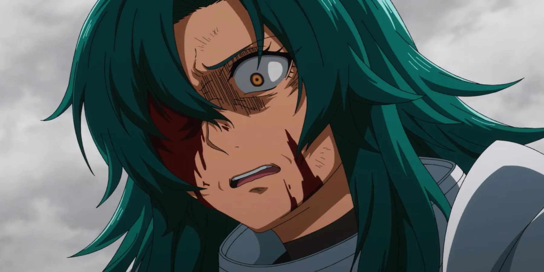 Rose, de The Wrong Way to Use Healing Magic, con el rostro herido y gesto de angustia al ver a sus subordinados muertos